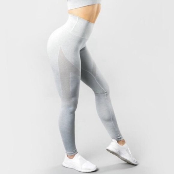 Alphalete Cloud Grey Aero Leggings - Picture 2 of 6